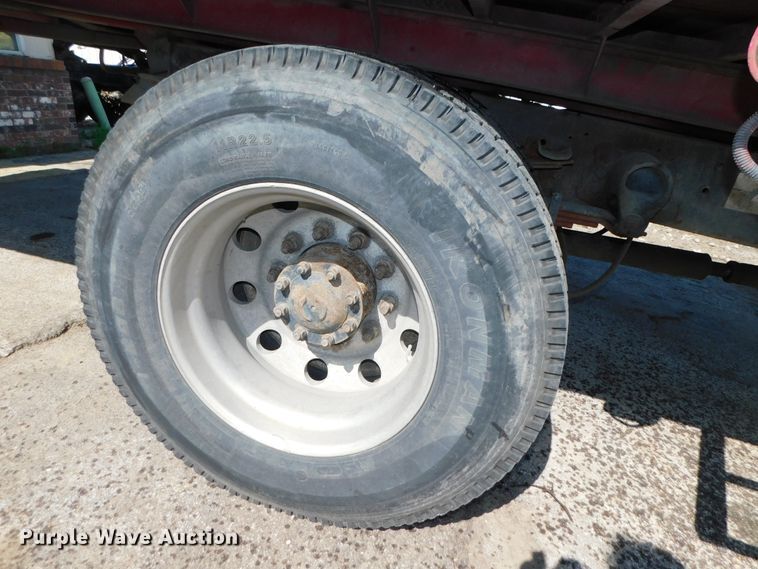 image for item DK8578 2000 Ford F650 Super Duty XLT  rollback truck