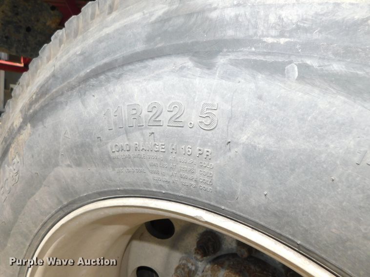 image for item DK8578 2000 Ford F650 Super Duty XLT  rollback truck