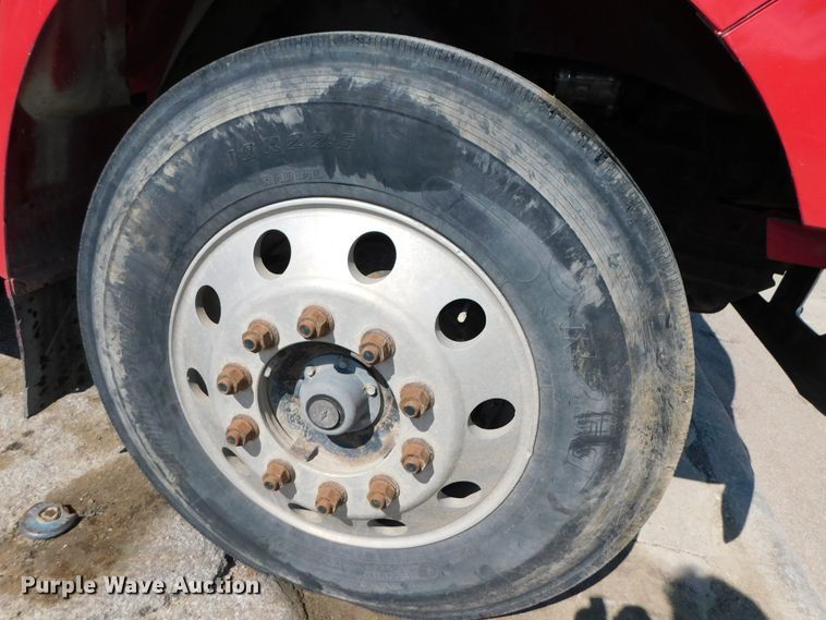 image for item DK8578 2000 Ford F650 Super Duty XLT  rollback truck