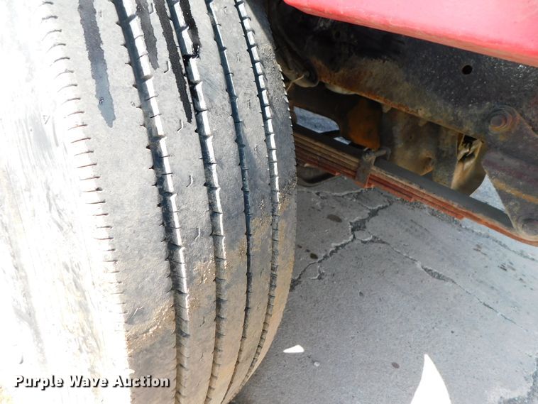 image for item DK8578 2000 Ford F650 Super Duty XLT  rollback truck