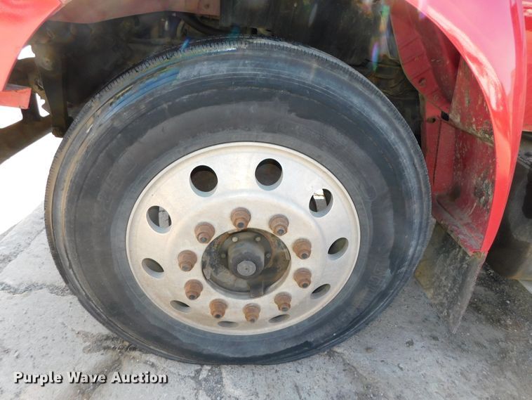 image for item DK8578 2000 Ford F650 Super Duty XLT  rollback truck