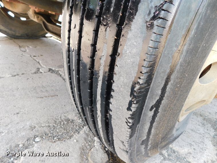 image for item DK8578 2000 Ford F650 Super Duty XLT  rollback truck