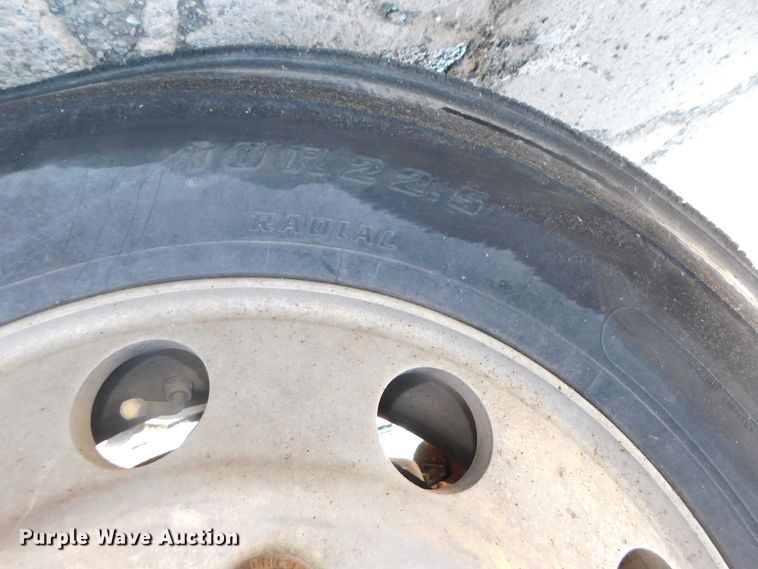 image for item DK8578 2000 Ford F650 Super Duty XLT  rollback truck