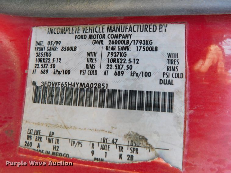 image for item DK8578 2000 Ford F650 Super Duty XLT  rollback truck