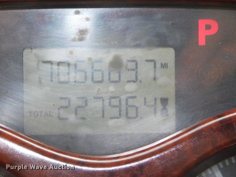 image for item DK8589 2004 Mack Vision CX613  semi truck