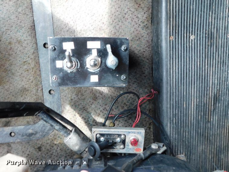 image for item DK8589 2004 Mack Vision CX613  semi truck