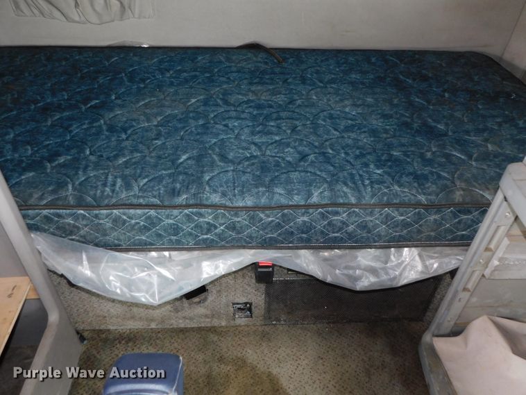 image for item DK8589 2004 Mack Vision CX613  semi truck