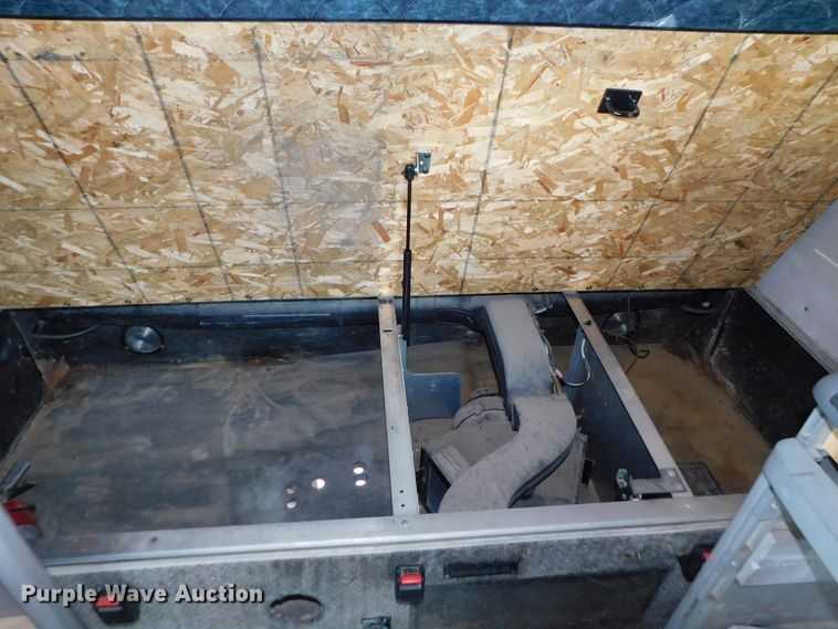 image for item DK8589 2004 Mack Vision CX613  semi truck