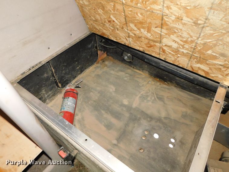 image for item DK8589 2004 Mack Vision CX613  semi truck