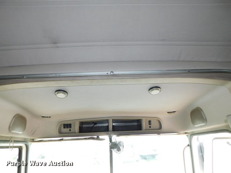 image for item DK8589 2004 Mack Vision CX613  semi truck