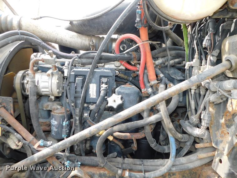 image for item DK8589 2004 Mack Vision CX613  semi truck