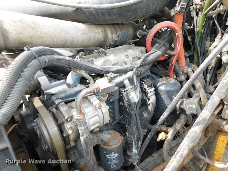 image for item DK8589 2004 Mack Vision CX613  semi truck