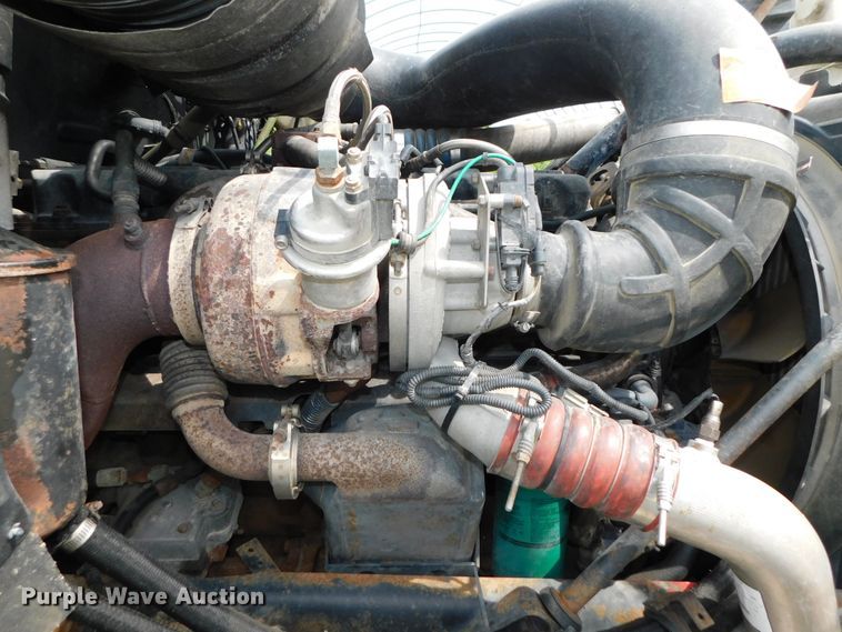 image for item DK8589 2004 Mack Vision CX613  semi truck