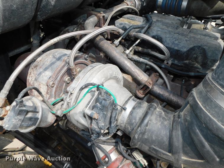 image for item DK8589 2004 Mack Vision CX613  semi truck