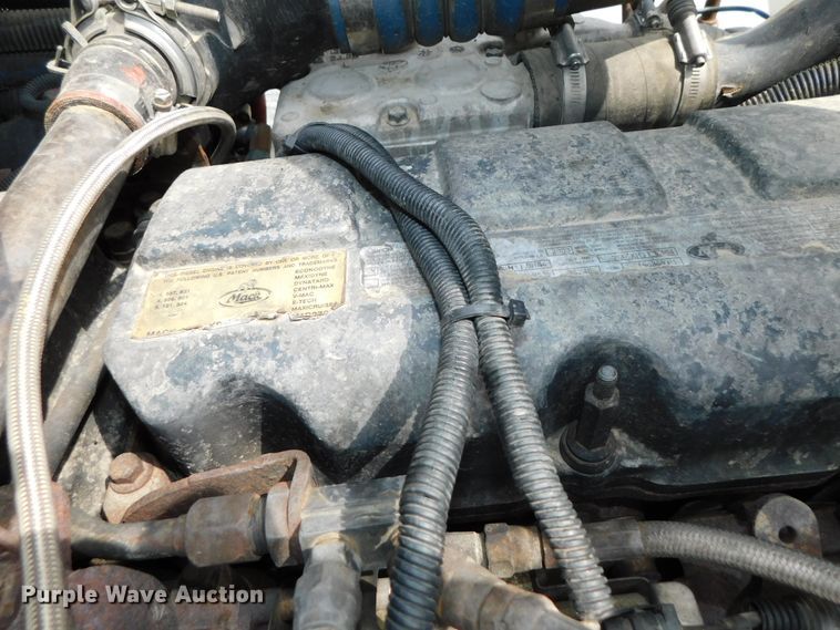 image for item DK8589 2004 Mack Vision CX613  semi truck