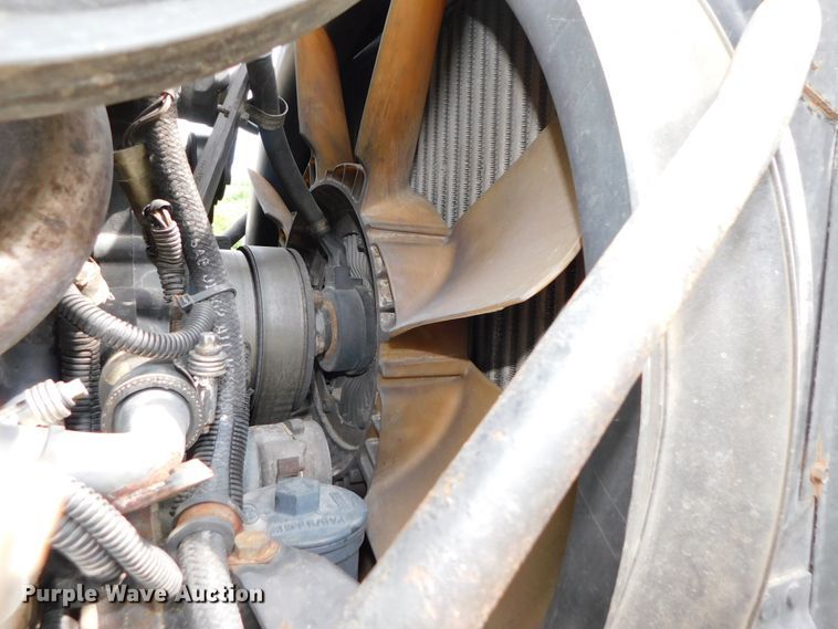 image for item DK8589 2004 Mack Vision CX613  semi truck