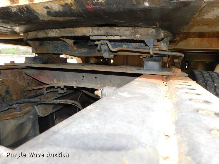 image for item DK8589 2004 Mack Vision CX613  semi truck