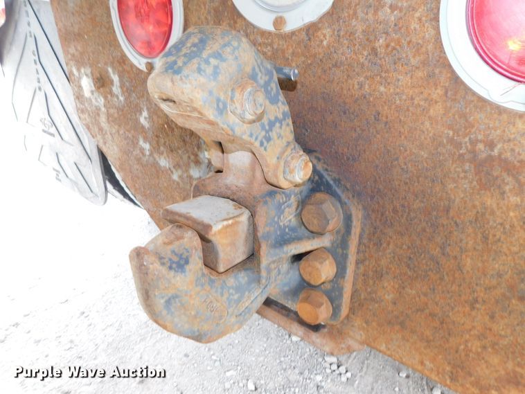 image for item DK8589 2004 Mack Vision CX613  semi truck