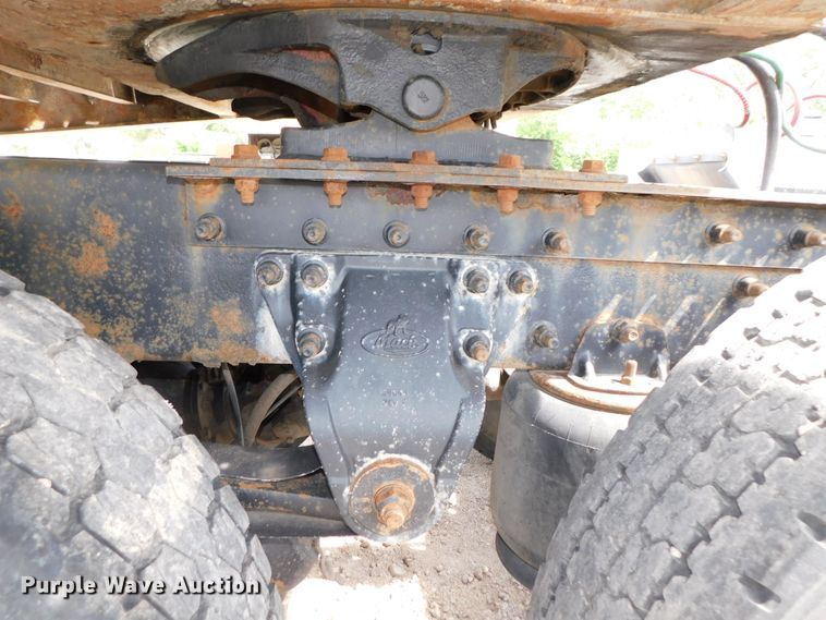 image for item DK8589 2004 Mack Vision CX613  semi truck