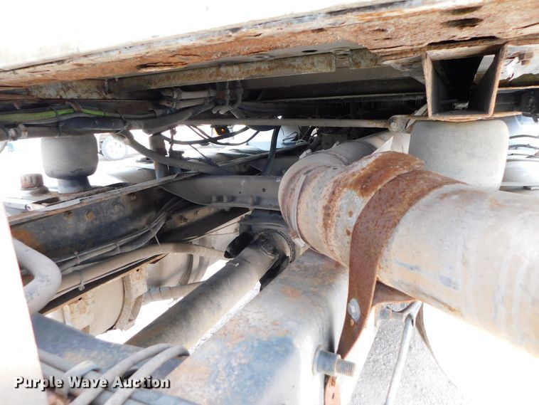 image for item DK8589 2004 Mack Vision CX613  semi truck