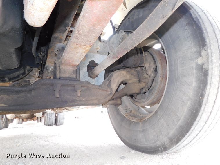 image for item DK8589 2004 Mack Vision CX613  semi truck