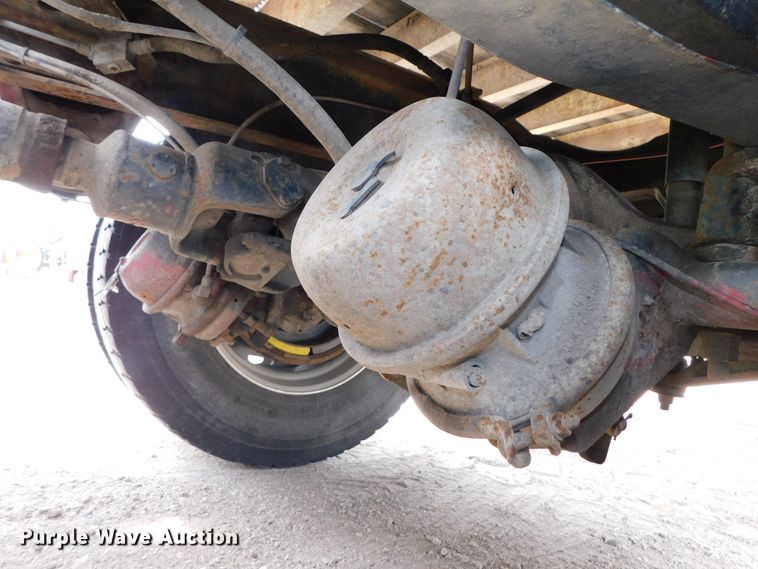 image for item DK8589 2004 Mack Vision CX613  semi truck