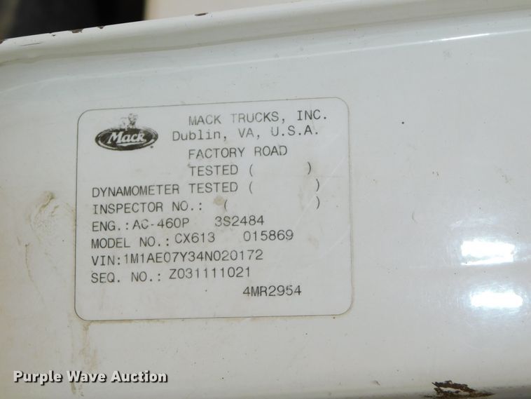 image for item DK8589 2004 Mack Vision CX613  semi truck