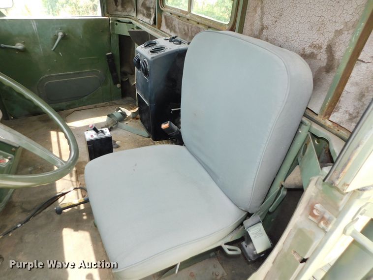 image for item DK8591 1991 BMY Harsco M931A2  semi truck