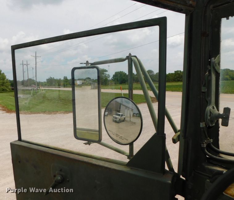 image for item DK8591 1991 BMY Harsco M931A2  semi truck