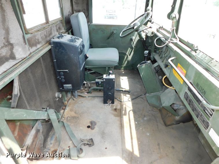 image for item DK8591 1991 BMY Harsco M931A2  semi truck