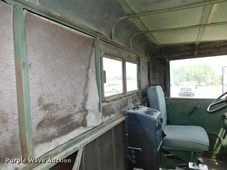 image for item DK8591 1991 BMY Harsco M931A2  semi truck