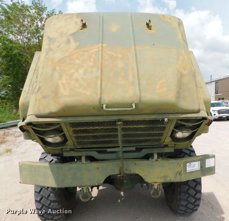 image for item DK8591 1991 BMY Harsco M931A2  semi truck