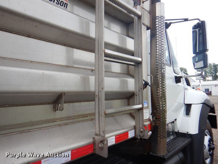 image for item DL0076 2010 International 7400 WorkStar  dump truck