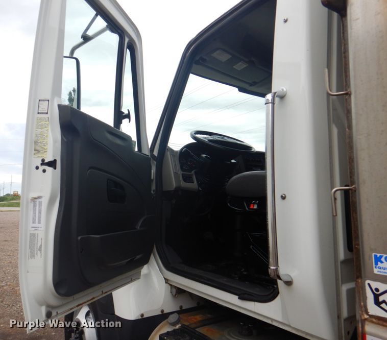 image for item DL0076 2010 International 7400 WorkStar  dump truck