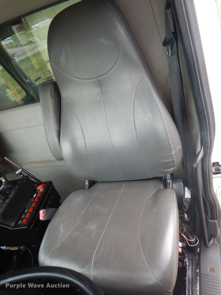 image for item DL0076 2010 International 7400 WorkStar  dump truck