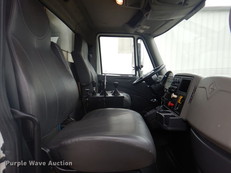 image for item DL0076 2010 International 7400 WorkStar  dump truck