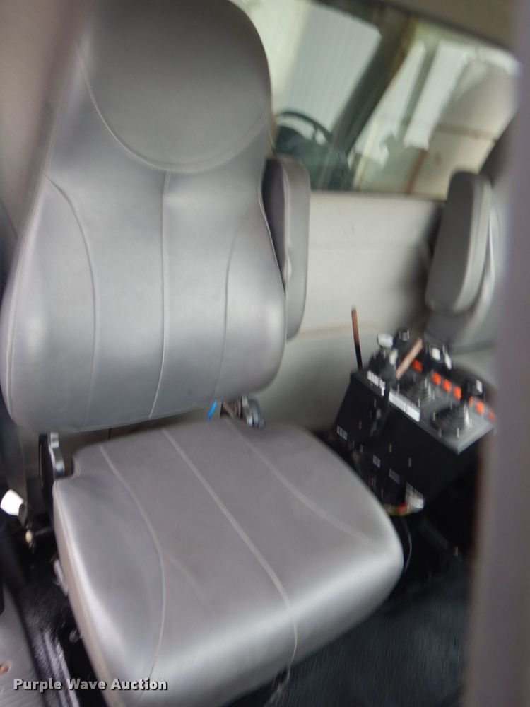 image for item DL0076 2010 International 7400 WorkStar  dump truck