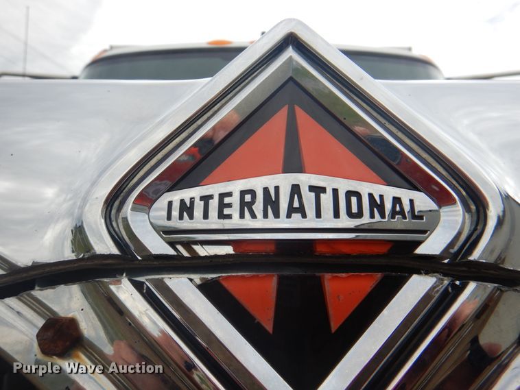 image for item DL0076 2010 International 7400 WorkStar  dump truck