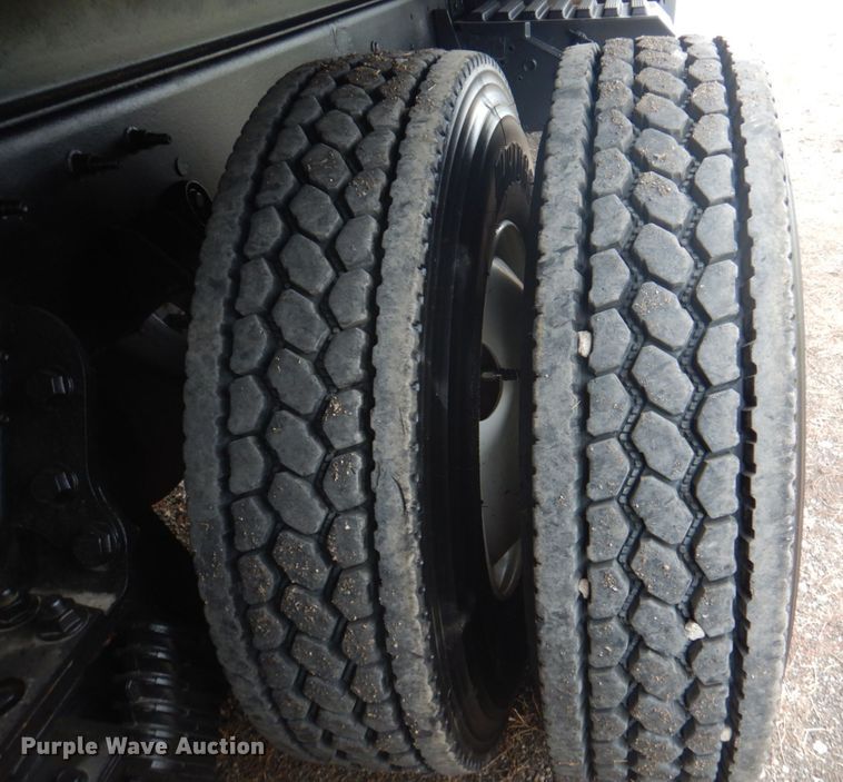 image for item DL0076 2010 International 7400 WorkStar  dump truck