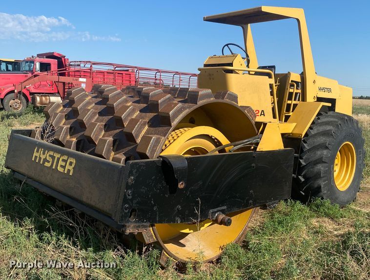 image for item DL0409 Hyster C852A  single drum vibratory roller