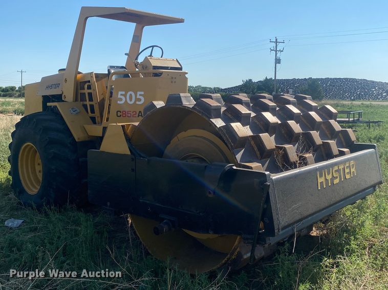 image for item DL0409 Hyster C852A  single drum vibratory roller