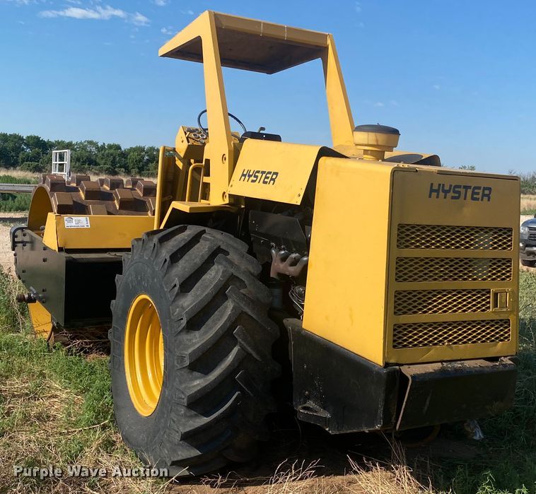 image for item DL0409 Hyster C852A  single drum vibratory roller