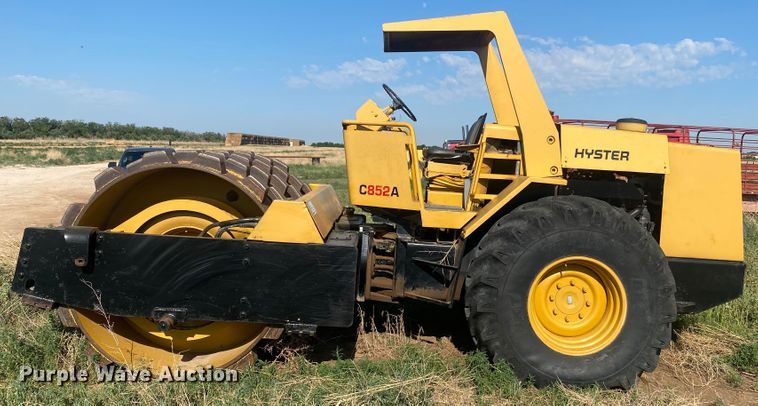 image for item DL0409 Hyster C852A  single drum vibratory roller