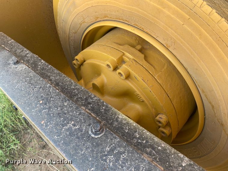 image for item DL0409 Hyster C852A  single drum vibratory roller