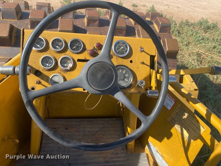 image for item DL0409 Hyster C852A  single drum vibratory roller