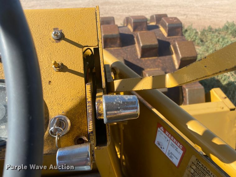 image for item DL0409 Hyster C852A  single drum vibratory roller