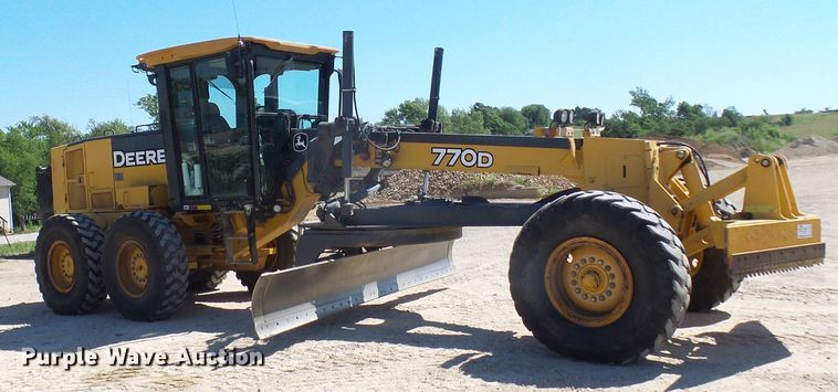 image for item DL0995 2008 John Deere 770D  motor grader