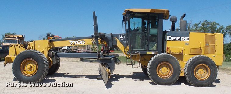 image for item DL0995 2008 John Deere 770D  motor grader
