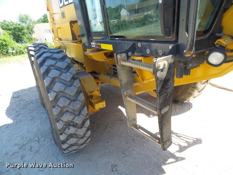 image for item DL0995 2008 John Deere 770D  motor grader