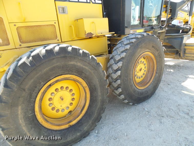 image for item DL0995 2008 John Deere 770D  motor grader